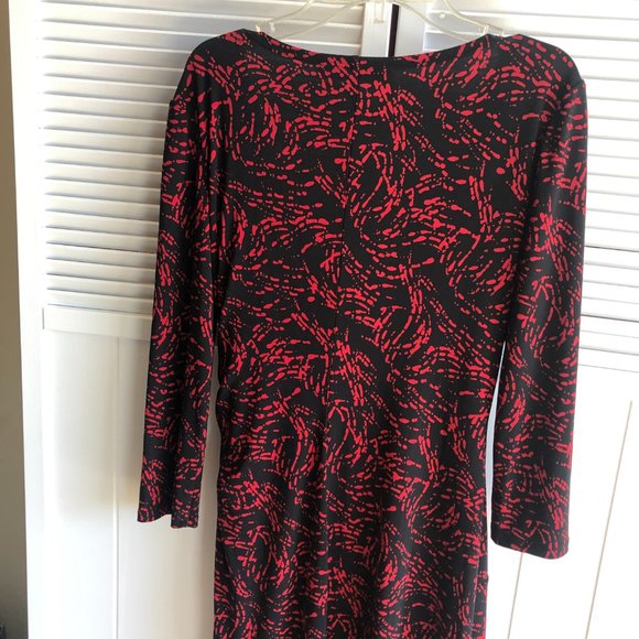 Evan Picone Dress Black and Red Long Sleeve V Neck & Gathering Detail Size 12 - Picture 9 of 10